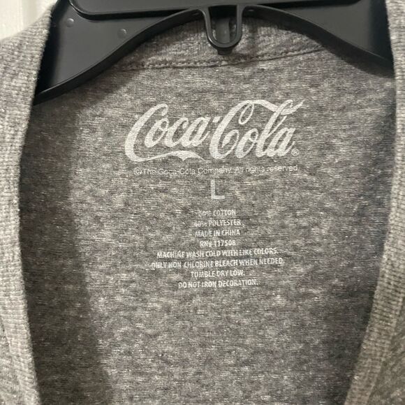 Coca-Cola Santa t shirt  - Picture 3 of 5